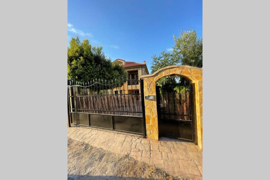 Sentoyki Village Home - Μονοκατοικια Σε Θαλασσα Melíssion Exterior photo